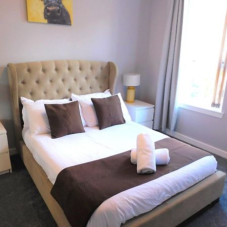 City Centre 2 Bedroom Apt, Close To M8 & Tourist Attractions グラスゴー エクステリア 写真