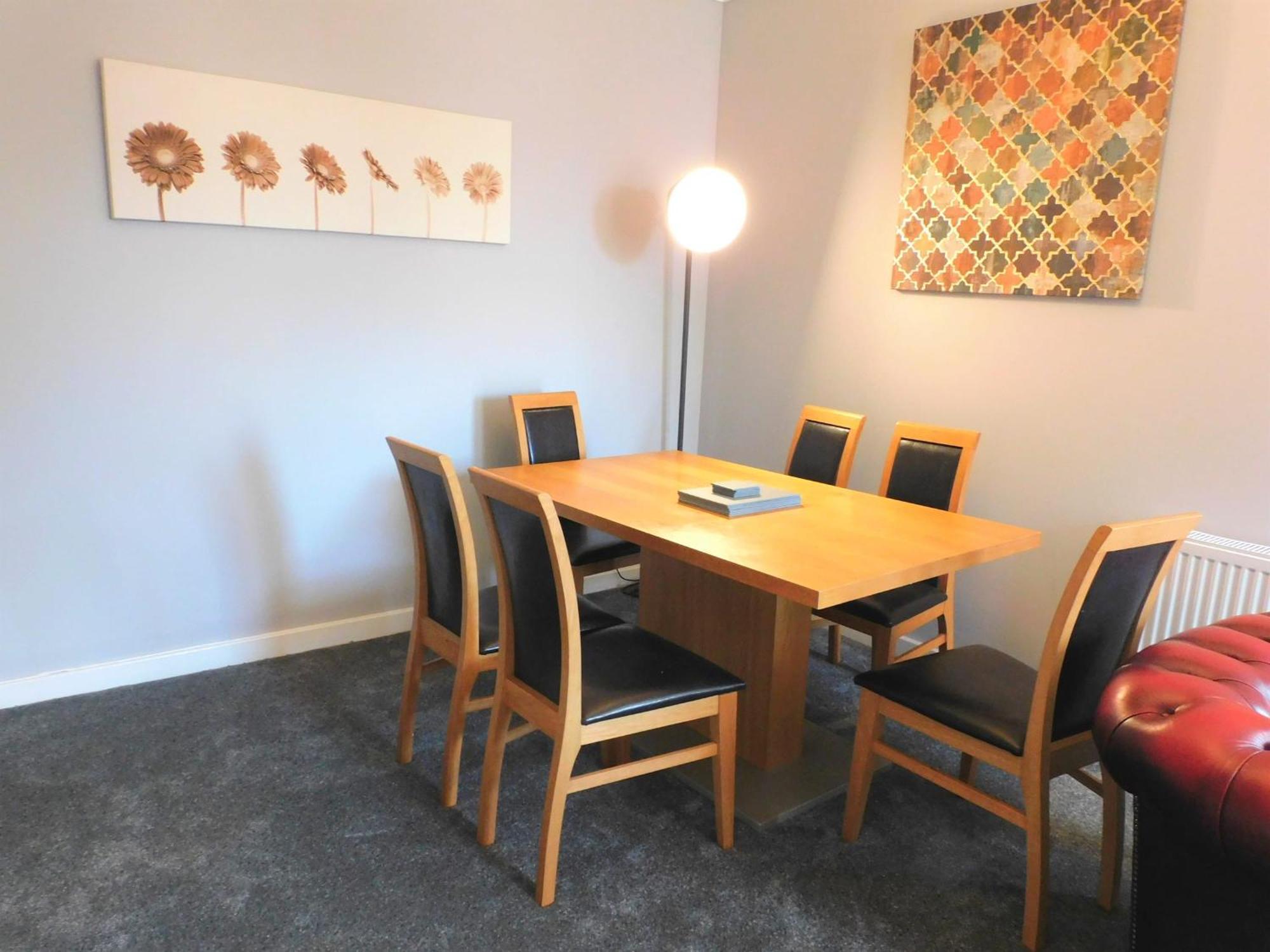 City Centre 2 Bedroom Apt, Close To M8 & Tourist Attractions グラスゴー エクステリア 写真