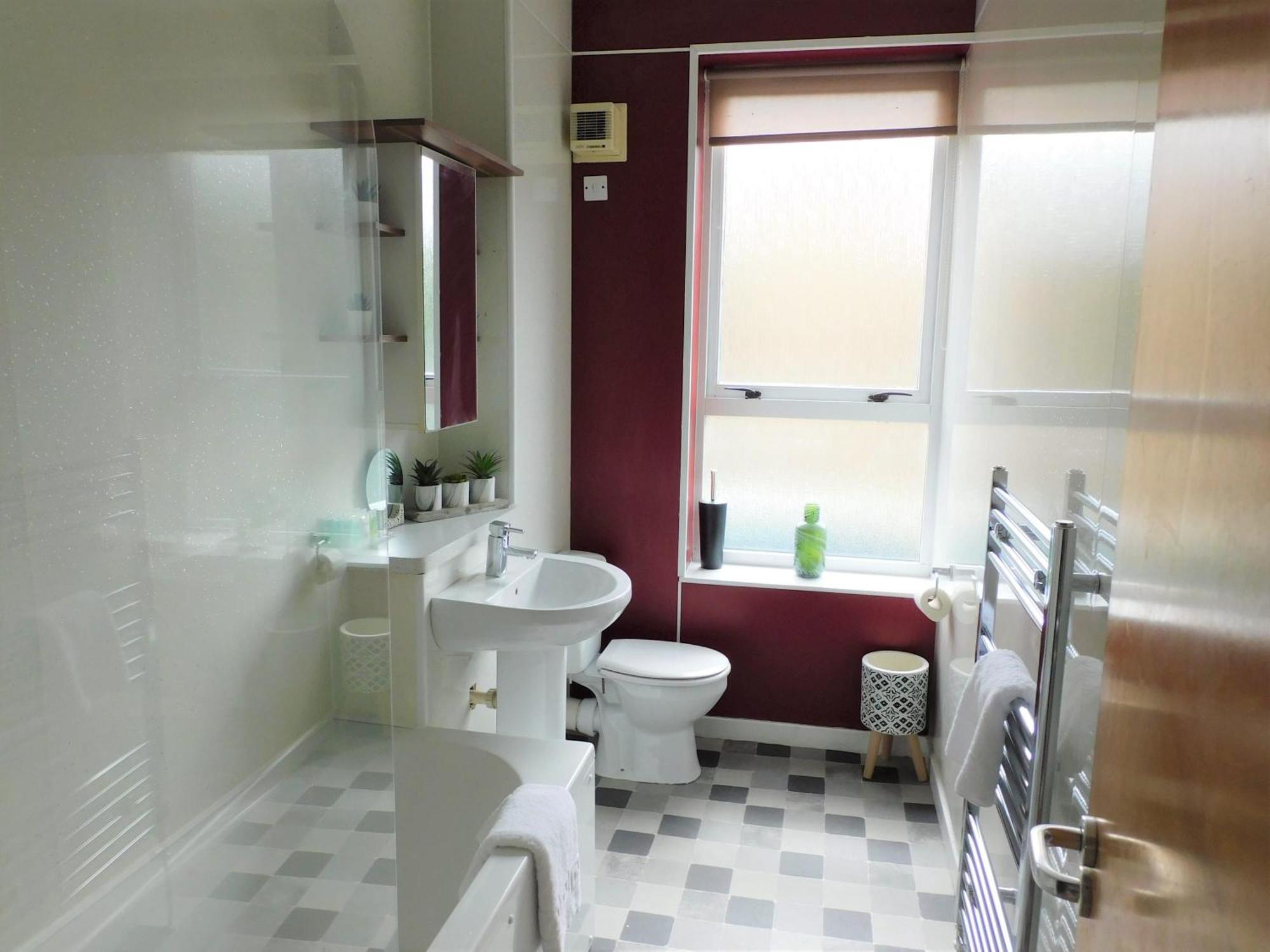 City Centre 2 Bedroom Apt, Close To M8 & Tourist Attractions グラスゴー エクステリア 写真
